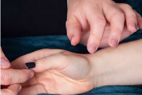 hand_web_1200px__1_